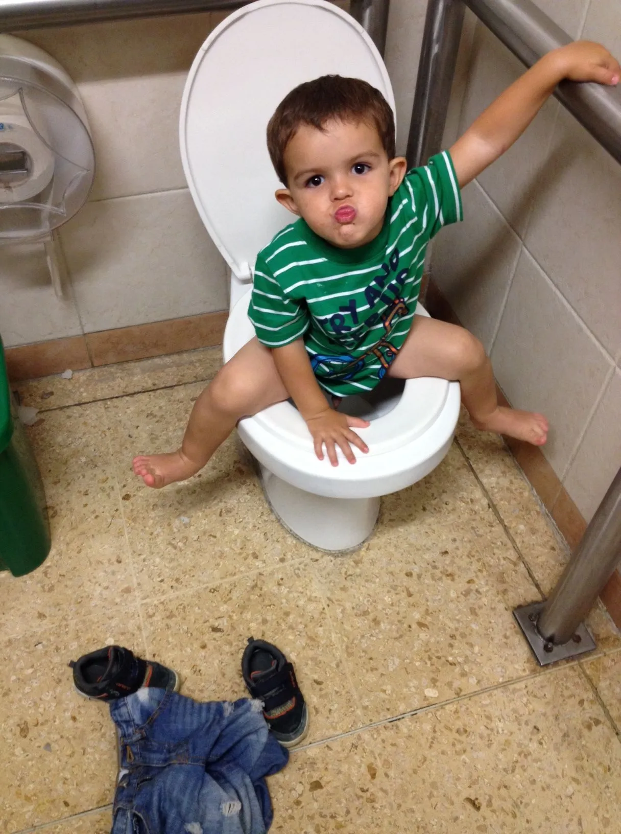 Baños Públicos Niños | lagallinaylospollitos