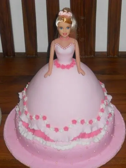 Barbie cake, dress idea! Torta de Barbie, idea de vestido ...