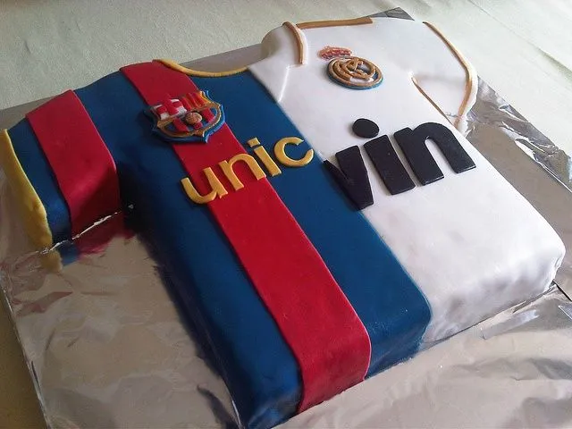 Barcelona Real Madrid Cake...we would rather have River Plate and ...