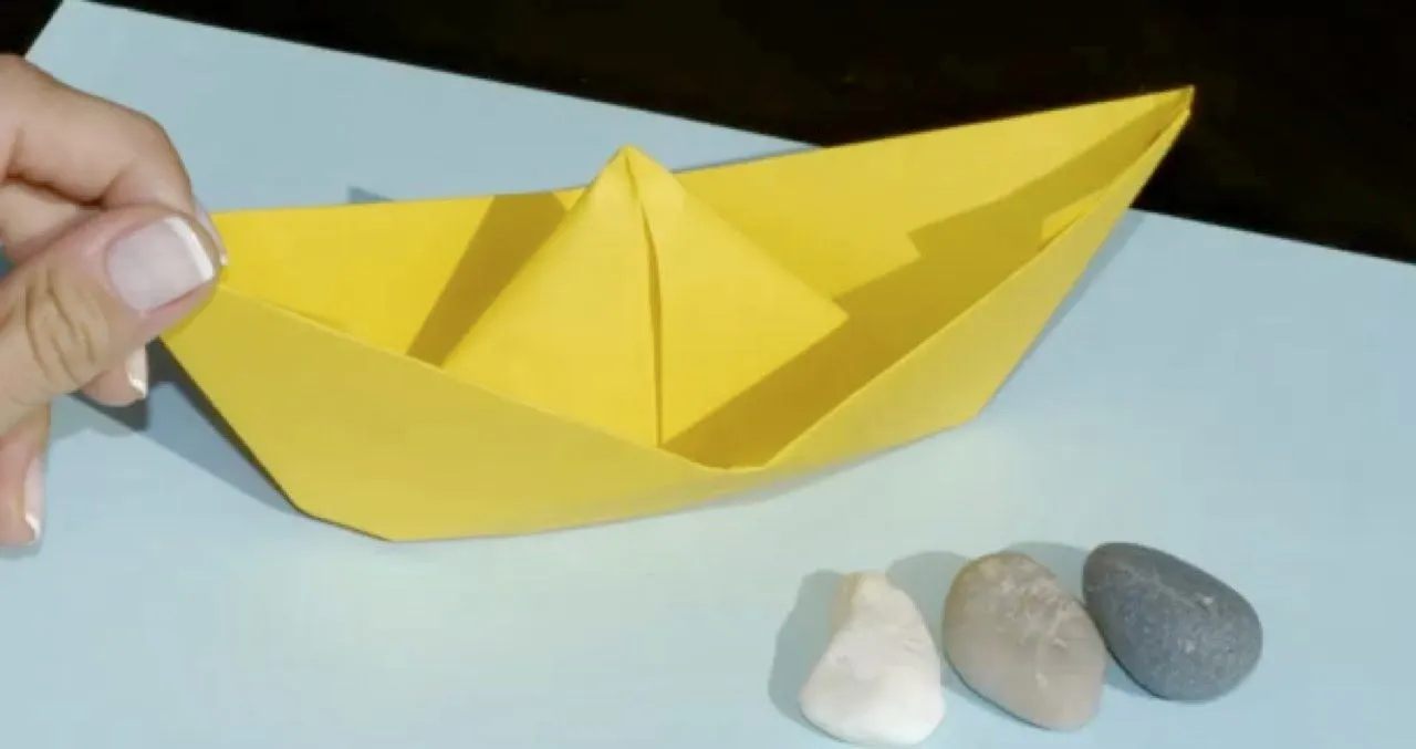 Cómo hacer un BARCO DE PAPEL por pasos - ComohacerOrigami.net Cómo hacer un BARCO DE PAPEL por pasos - ComohacerOrigami.net