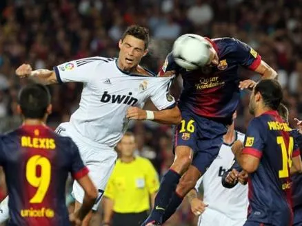 El Barza se cae en la Liga y el Madrid se acerca El Barza se cae en la Liga y el Madrid se acerca
