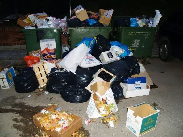 2 dias basura en la calle | fotos de Basuras