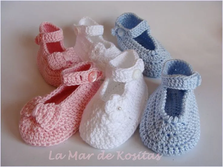 Zapatos crochet / ganchillo hechos a mano en colores rosa, blanco ... Zapatos crochet / ganchillo hechos a mano en colores rosa, blanco ...