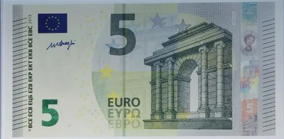 El BCE presenta el nuevo billete de cinco euros y su homenaje a la ... El BCE presenta el nuevo billete de cinco euros y su homenaje a la ...