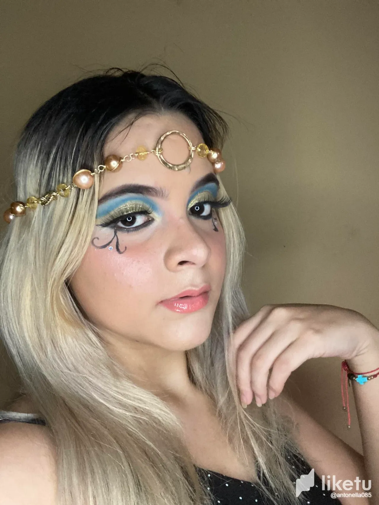Beautiful makeup inspired by Cleopatra//Bonito maquillaje inspirado en  Cleopatra | PeakD