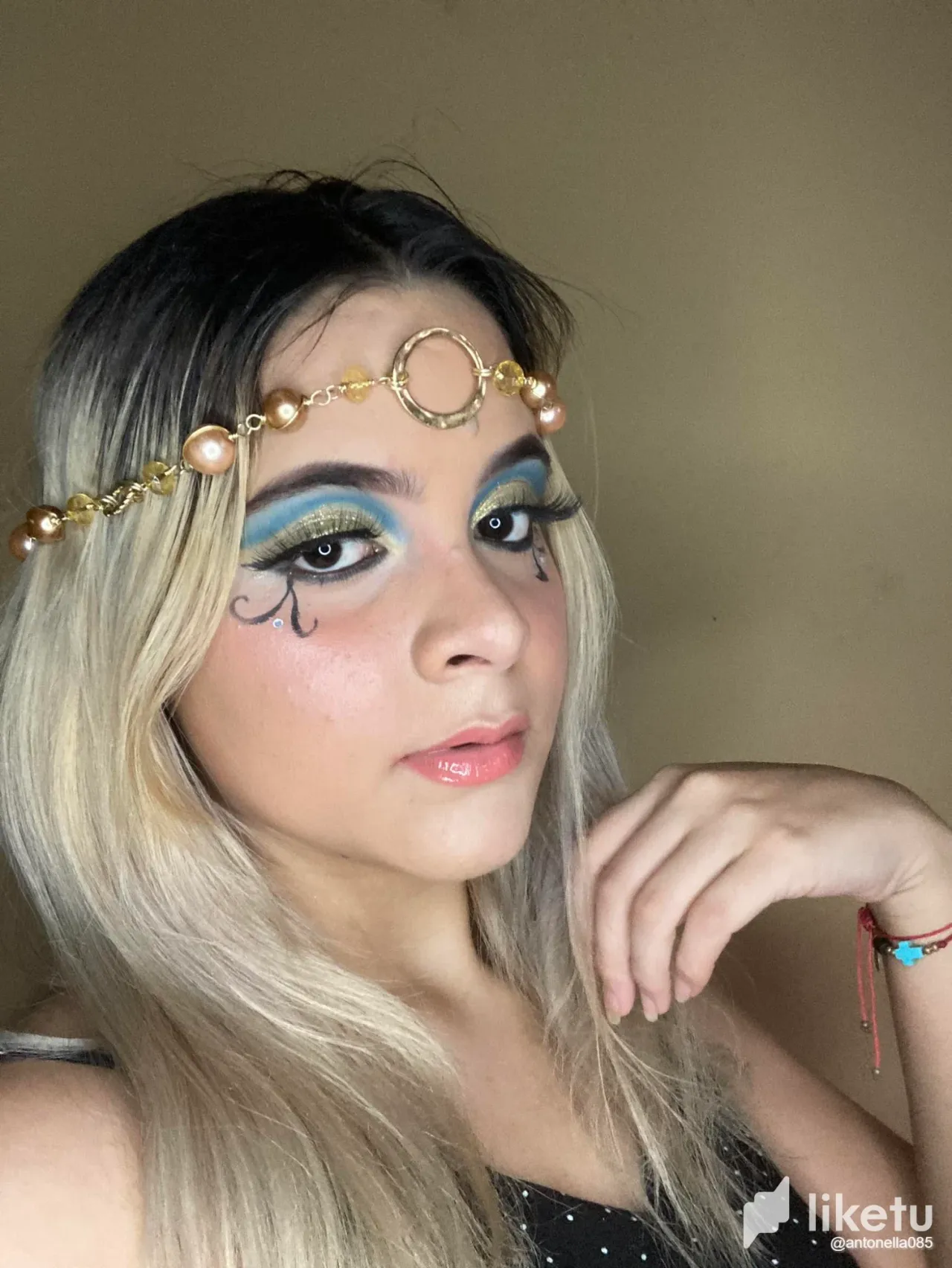 Beautiful makeup inspired by Cleopatra//Bonito maquillaje inspirado en Cleopatra | PeakD Beautiful makeup inspired by Cleopatra//Bonito maquillaje inspirado en Cleopatra | PeakD
