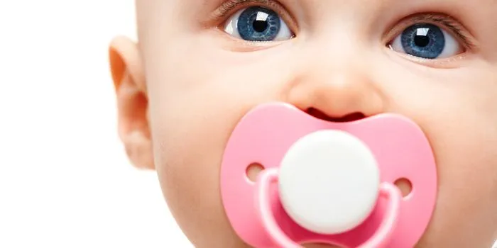 Cómo hacer que nuestro bebe abandone el chupete - La salud de los ... Cómo hacer que nuestro bebe abandone el chupete - La salud de los ...