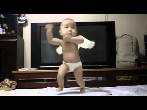 Bebé bailando Gangnam Style