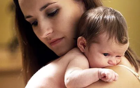 Mi bebé sólo está bien en brazos de su madre | Edukame