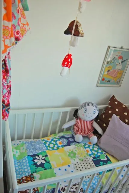 El bebé entre flores: Colchas de patchwork infantiles / Baby quilt El bebé entre flores: Colchas de patchwork infantiles / Baby quilt