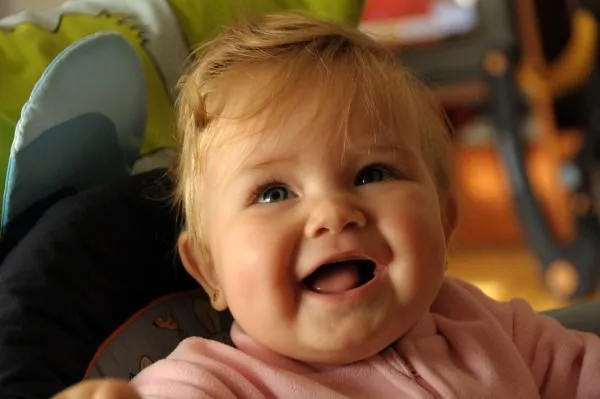 El bebe de 7 meses de edad