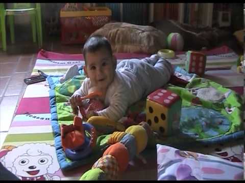 Bebe de 5 meses se sabe peinar - YouTube