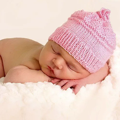 Bebé recién nacido durmiendo tranquilo - Fotos a bebés dormilones Bebé recién nacido durmiendo tranquilo - Fotos a bebés dormilones