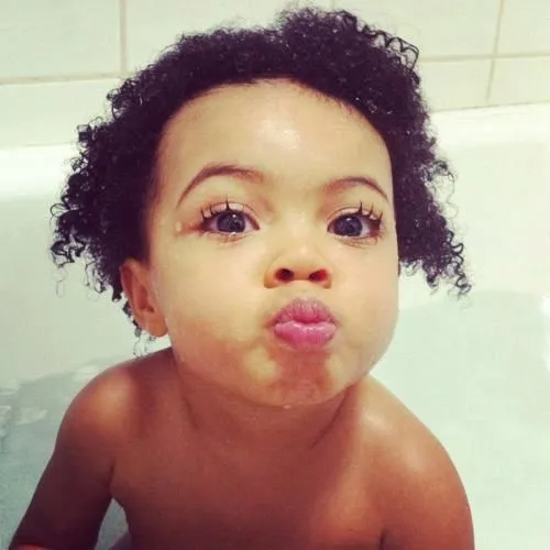 bebes morenos con ojos verdes - Buscar con Google | Regalos para ...