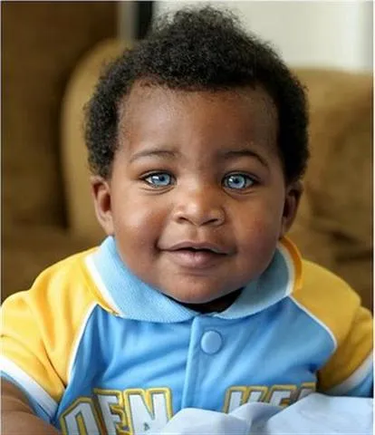 Bebés lindos morenos con ojos azules - Imagui Bebés lindos morenos con ojos azules - Imagui