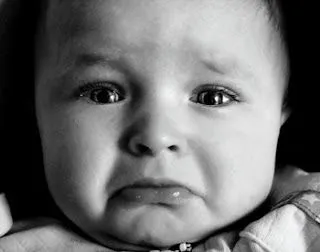 Bebes tristes - Fotografias y fotos para imprimir Bebes tristes - Fotografias y fotos para imprimir