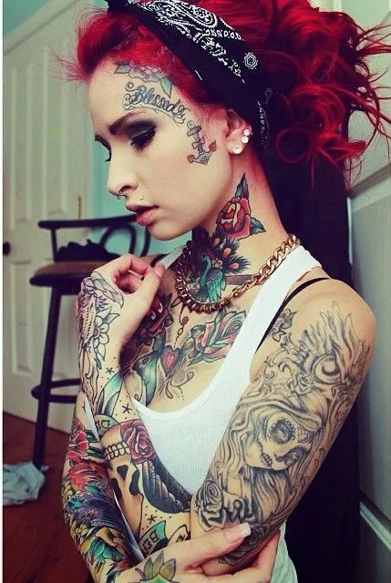 Belagoria: Tatuajes femeninos para cuello y nuca Belagoria: Tatuajes femeninos para cuello y nuca