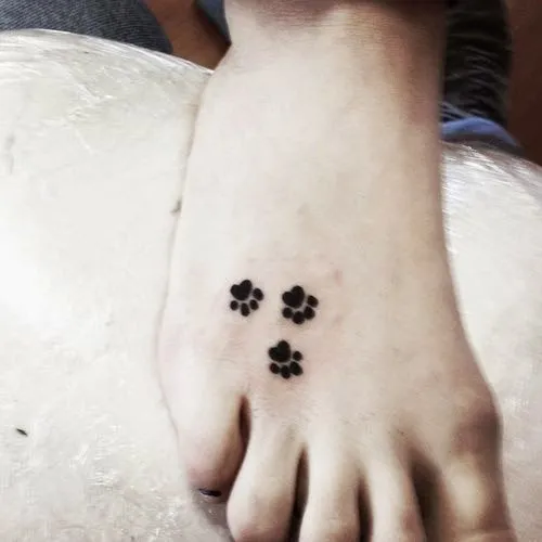 Tatuajes de patitas de perro | Belagoria