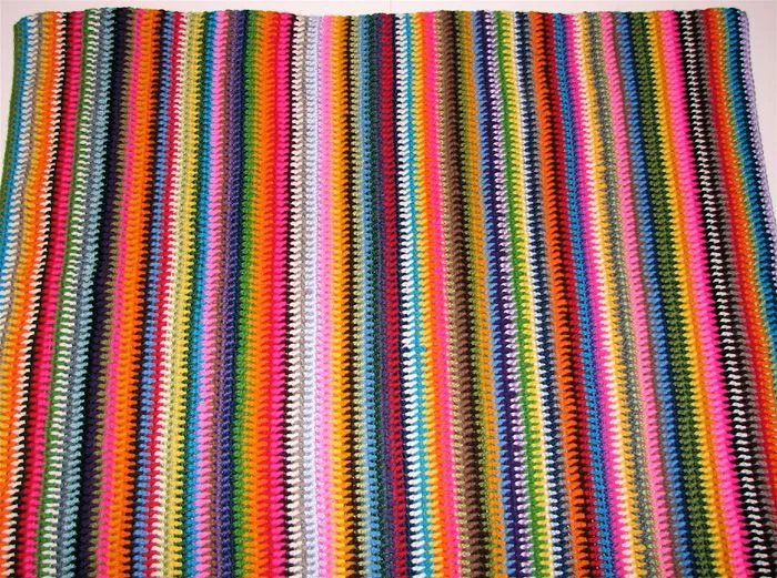 Bella Dia: Vintage Vertical Stripe Crocheted Blanket Pattern