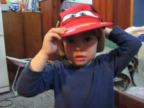BELLA Y SU GORRA DE RAYO!!!! - YouTube