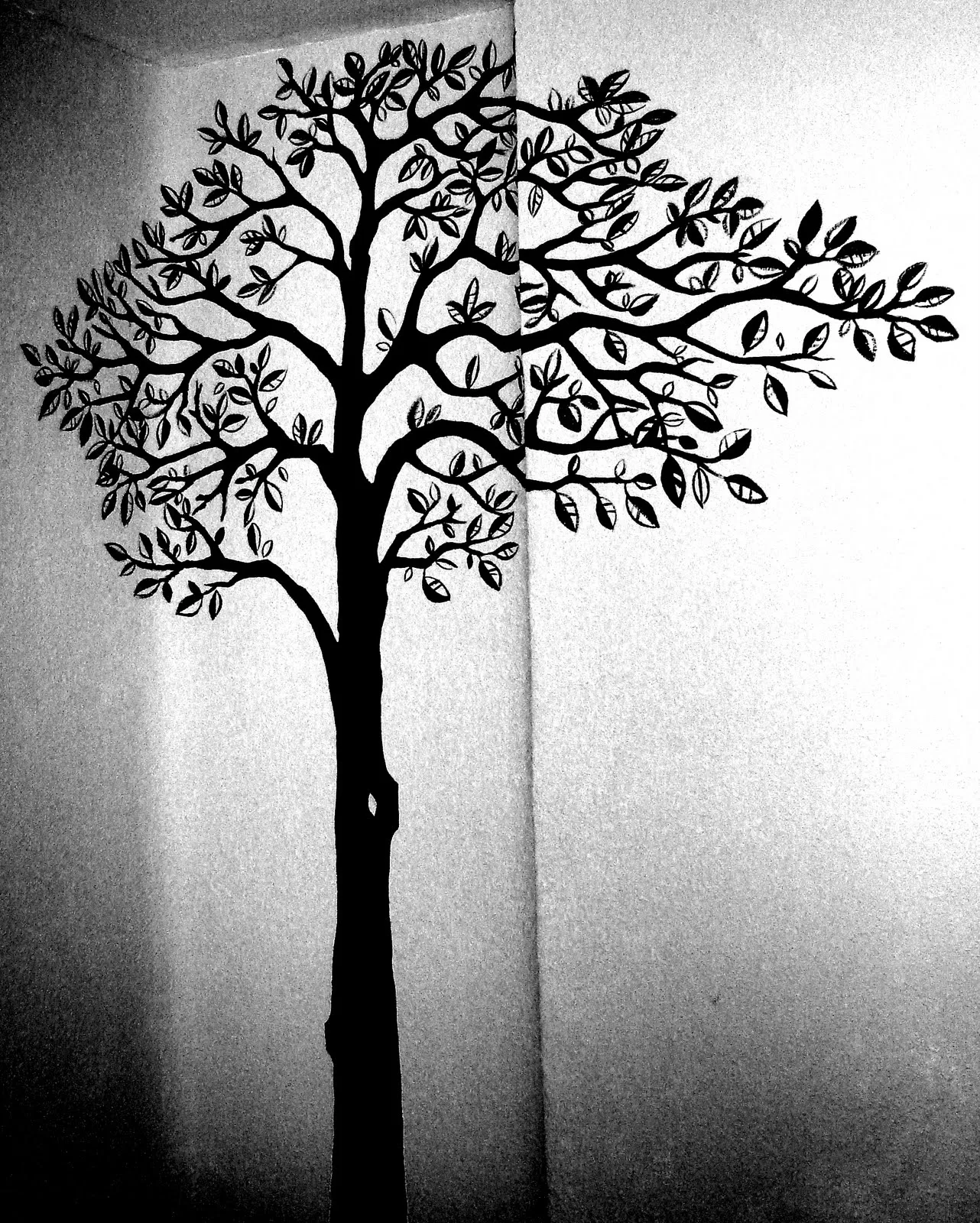 ... que he pintado...un árbol...sí, un Árbol en la pared de Cristina ... que he pintado...un árbol...sí, un Árbol en la pared de Cristina