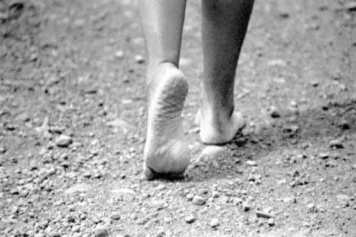 Los beneficios de caminar descalzo... - Taringa! Los beneficios de caminar descalzo... - Taringa!