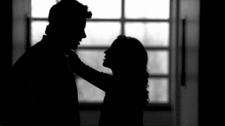 Besos Apasionados Black And White Scene GIF | GIFDB.com Besos Apasionados Black And White Scene GIF | GIFDB.com