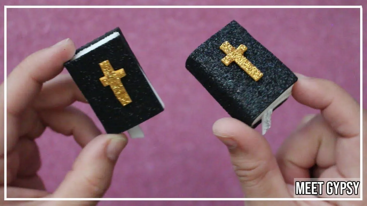 BIBLIA de GOMA EVA | RECUERDO de Primer comunión de Foami | Mini Bíblia FOMI | BIBLIA FOAMI - YouTube BIBLIA de GOMA EVA | RECUERDO de Primer comunión de Foami | Mini Bíblia FOMI | BIBLIA FOAMI - YouTube