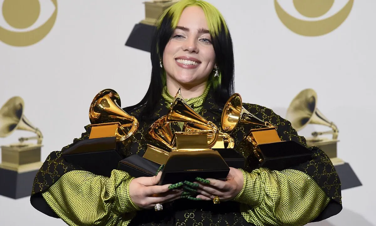 Billie Eilish: otro artículo sobre el cuerpo de una mujer que no tendría  que existir | Telva.com