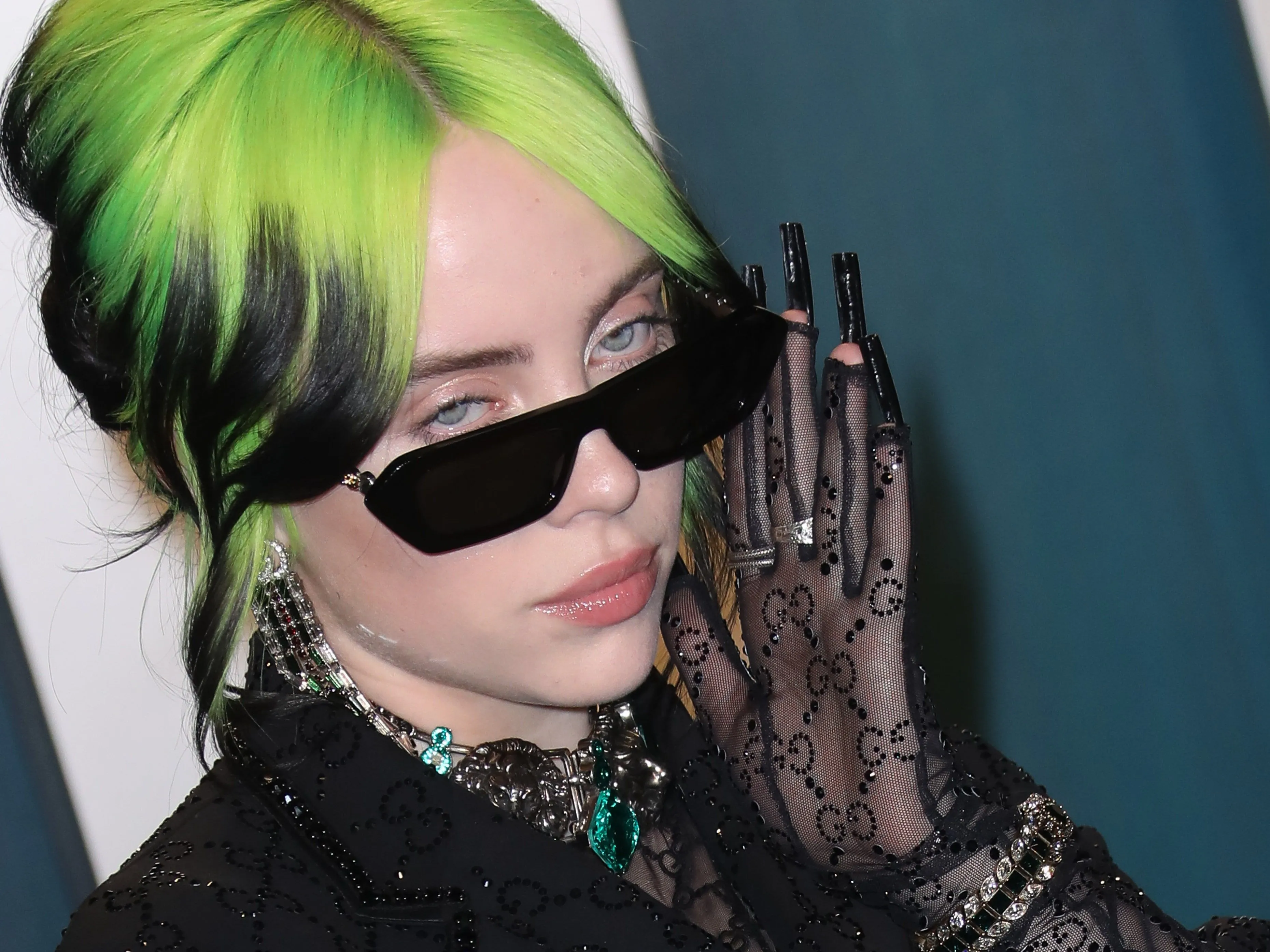 Billie Eilish revoluciona las redes con un sorprendente y radical cambio de  look | Vanity Fair