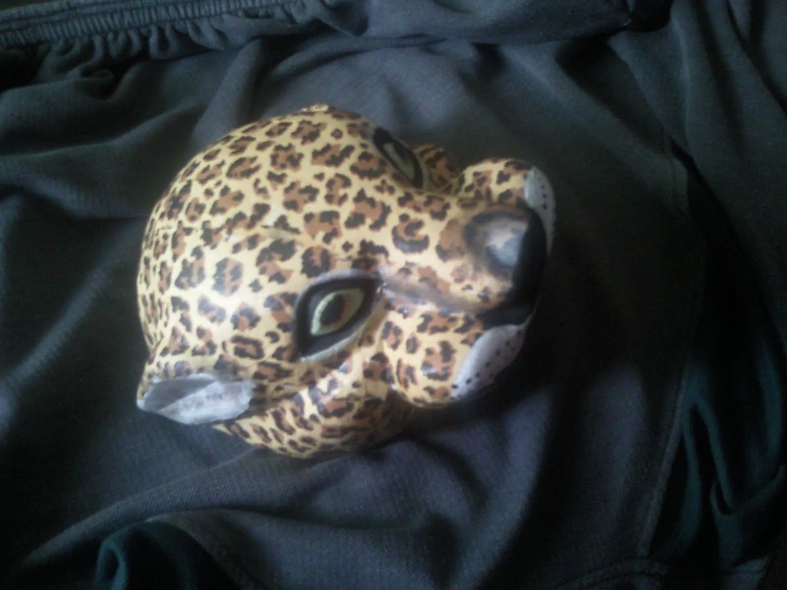 EL BLOG DE LAS COSITAS DE GINA: MASCARA DE JAGUAR CON DECOUPAGE