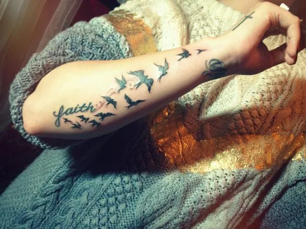 Dtodoblog: Demi Lovato: Nuevo tatuaje en el brazo Kat Von D Dtodoblog: Demi Lovato: Nuevo tatuaje en el brazo Kat Von D