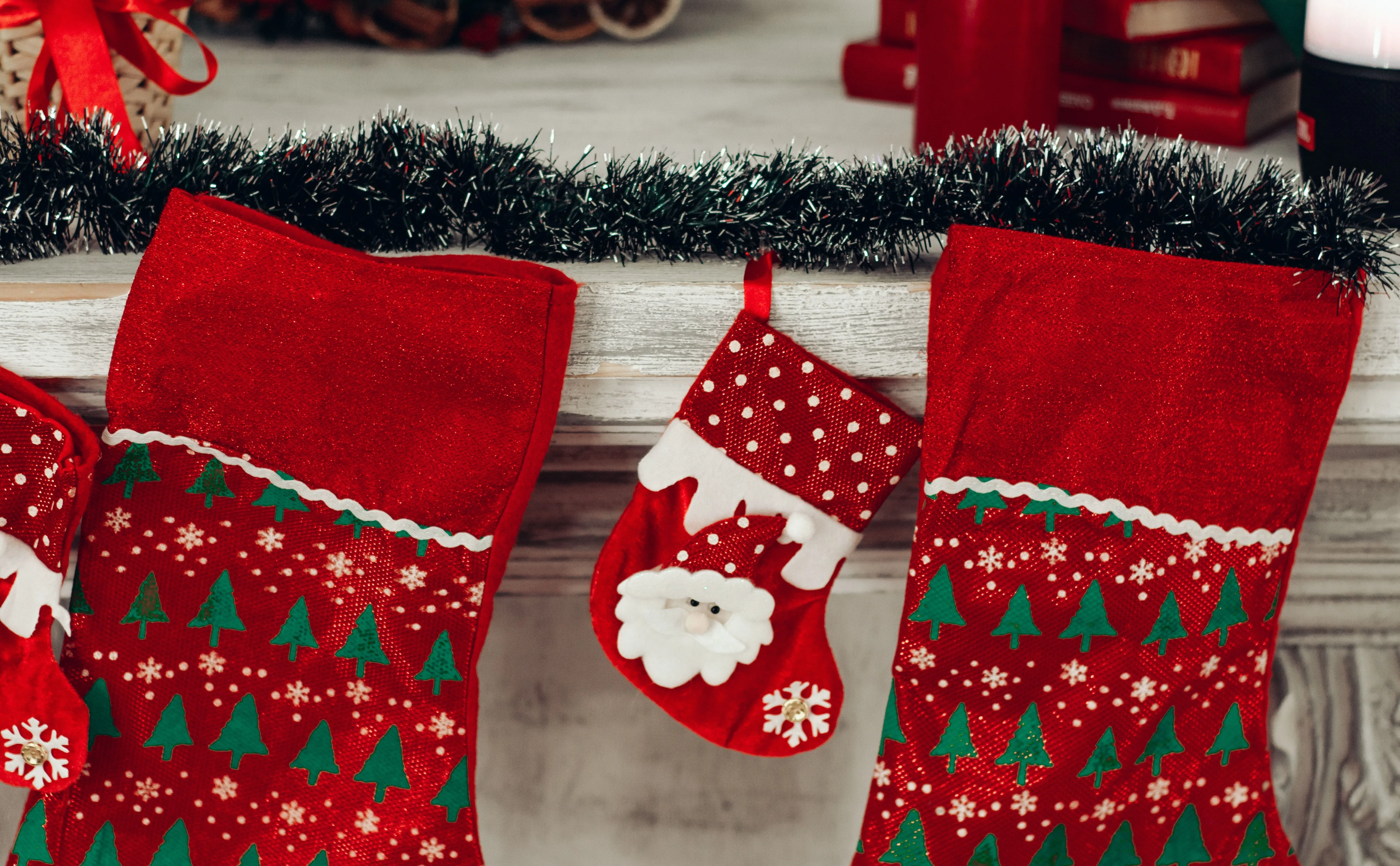 Blog de Claro Shop Un espacio donde encuentras ideas, tendencias y noticias  para hacer mejores compras¿Sabes sobre la tradición de los calcetines  navideños?