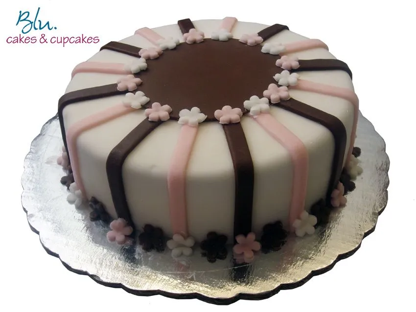 Blu Cakes &amp; Cupcakes: PASTELES DE FONDANT