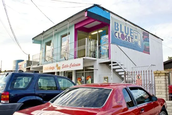 Blue-Closet-01.jpg