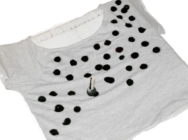 Blusa con lunares: ¿Cómo hacer una? en Manualidades sobre ... Blusa con lunares: ¿Cómo hacer una? en Manualidades sobre ...