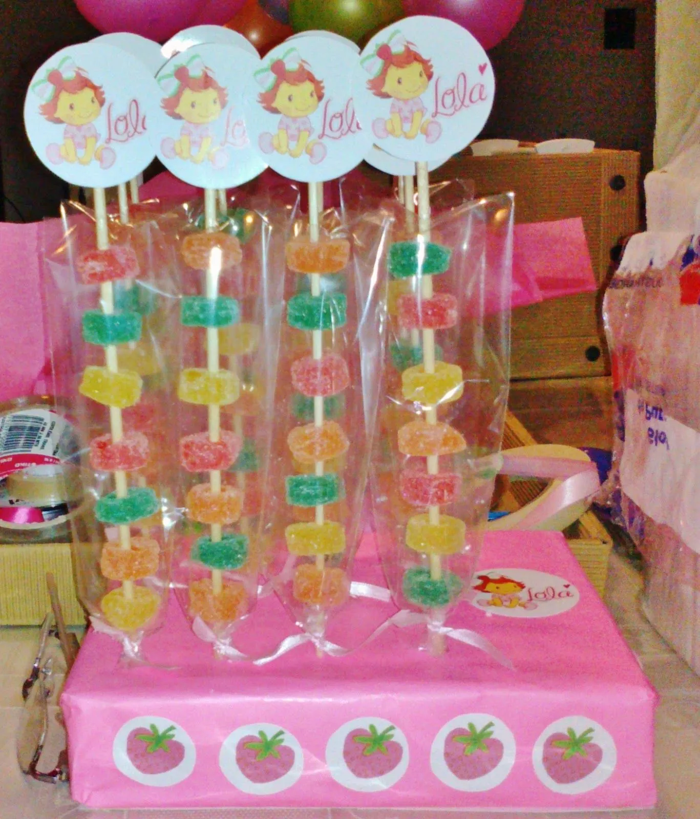 BM Ambientaciones Temáticas: Cumple Multicolor + Frutillita bebé BM Ambientaciones Temáticas: Cumple Multicolor + Frutillita bebé