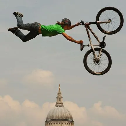 EL BMX | Publish with Glogster!