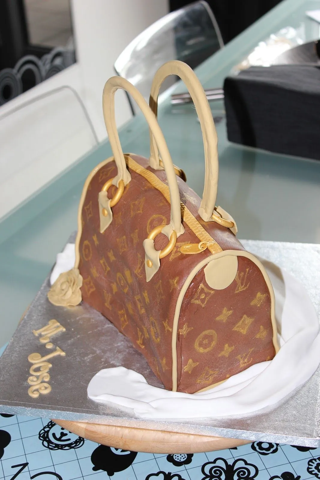 BOCADITOS DE PLACER: Un bolso de diseño para una Mujer de bandera BOCADITOS DE PLACER: Un bolso de diseño para una Mujer de bandera