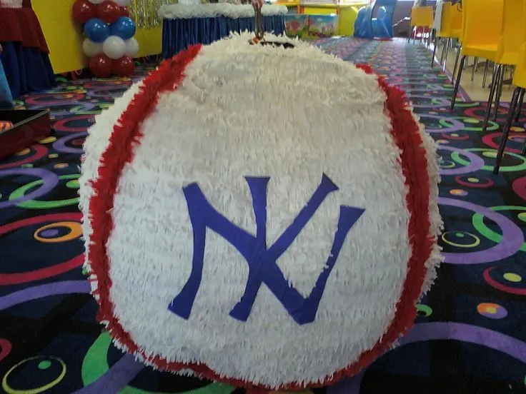 bola de beisbol | piñatas | Pinterest