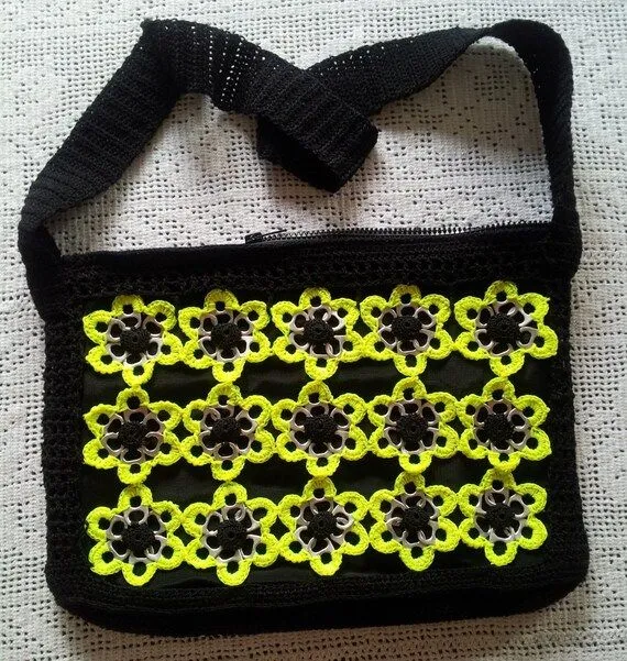 Bolsa Ganchillo de Hombro con Anillas de Lata por LaBufandaLLC Bolsa Ganchillo de Hombro con Anillas de Lata por LaBufandaLLC
