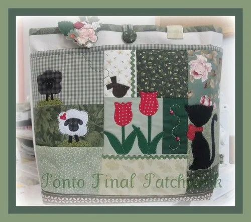 Bolsa de lona com patchwork e apliques.... - a photo on Flickriver