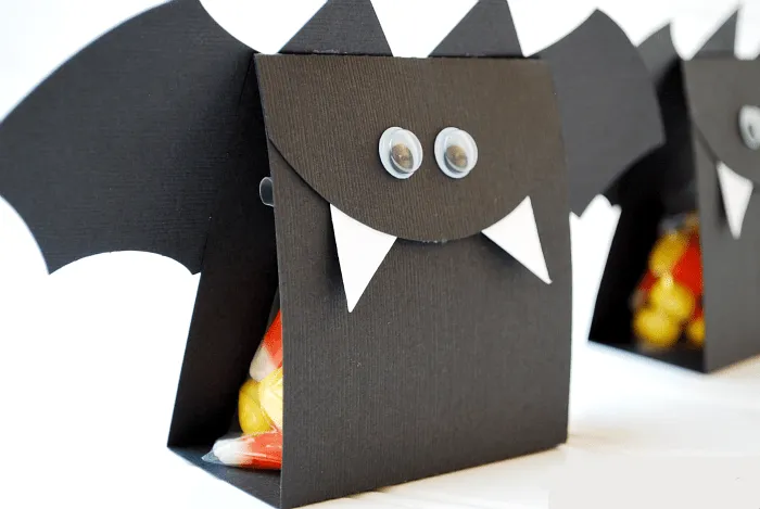 Bolsas de dulces en forma de Murciélagos - Manualidades para ... Bolsas de dulces en forma de Murciélagos - Manualidades para ...