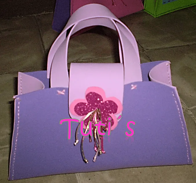 Bolsas para niña de fomi - Imagui