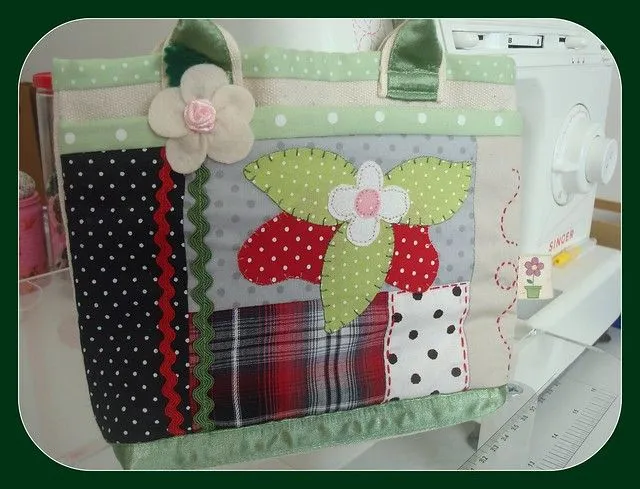 Bolsinha infantil....patchwork e aplicações. | Flickr - Photo Sharing!