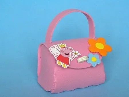 Bolsinha Surpresa Peppa Pig - cortes para montar www.petilola.com ... Bolsinha Surpresa Peppa Pig - cortes para montar www.petilola.com ...