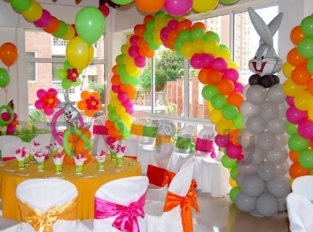 Decoración de cumpleaños looney tunes bebés - Imagui