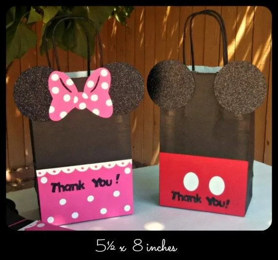 Sencillas bolsas para sorpresas de Mickey y Minnie. Fiestas