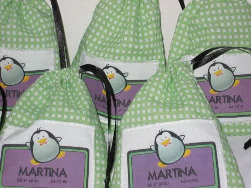 BOLSITAS de tela con el nombre del agasajado | ESTAMPADITOSweblog BOLSITAS de tela con el nombre del agasajado | ESTAMPADITOSweblog