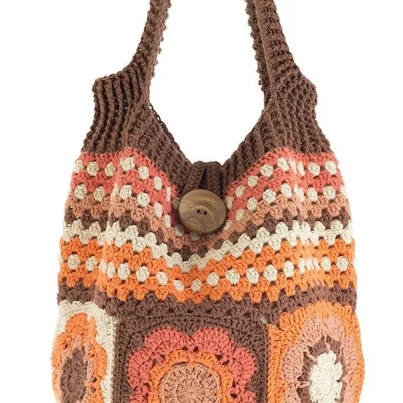 Bolso de bandolera lleno de color en crochet. por TeresaNogueira